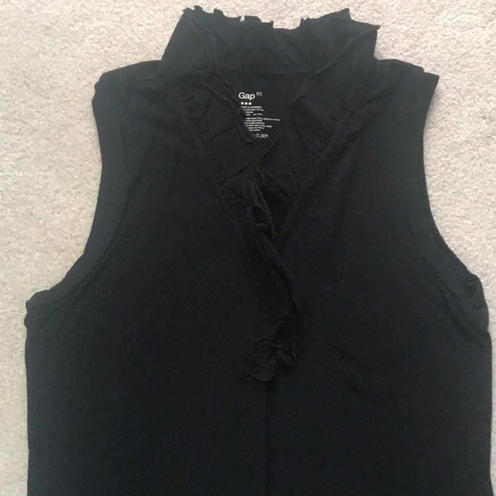Gap ruffle top - Picture 2 of 2